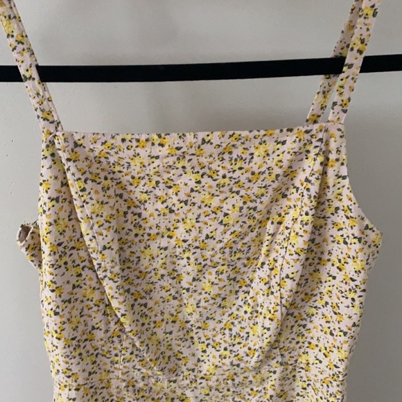 Old Navy Ditsy Floral Linen-Blend Fit - Picture 4 of 4